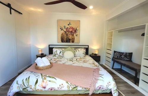 Sunshine Acres House | Little Sunshine - Private acreage Guest Home