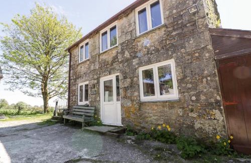 Fivelanes House | Little Trespettigue
