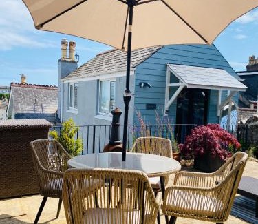 Brixham Apartment | Little Trevio - seaside haven with parking and sea views