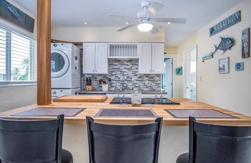 Little Venice House | Little Venice Family Affair 2 bedroom 1 bath One B
