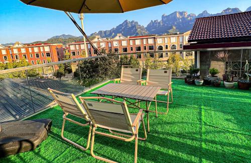 Yongding Apartment | Little White House Homestay - Tianmen Mountain Scenic Area