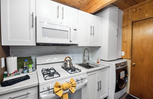 Big Bear Cabin | Littlefoot Cabin - Tranquility awaits at this cozy home with Hot Tub!