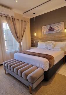 Mahalapye Bed & Breakfast | LIVE-INN LUXURY SUITES