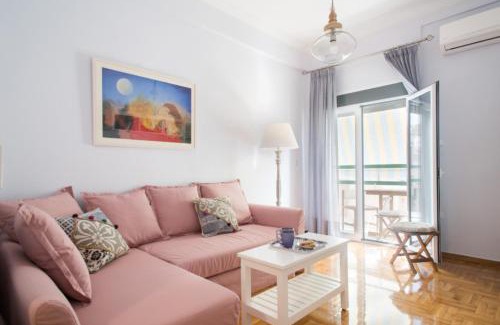 Kinosargous Apartment | Live like a local, next to Acropolis!