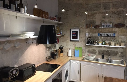 Pezenas Apartment | Live like King Louis XIV in historic city centre