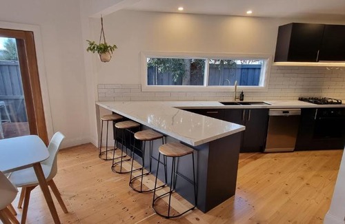 East Geelong House | Live - Play - Stay - East Geelong