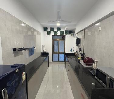 Santacruz Apartment | Lively 2BHK Apartment