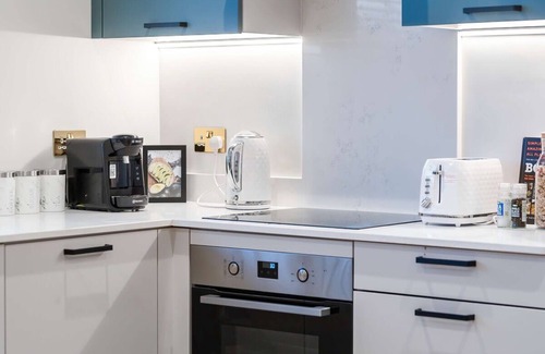 Westcliff-on-Sea Apartment | Livestay Luxury 2Bed Flat in Southend-on-Sea 5