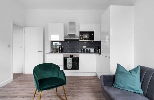 Aylesbury Apartment | Livestay Modern One Bed Apartment in Aylesbury16