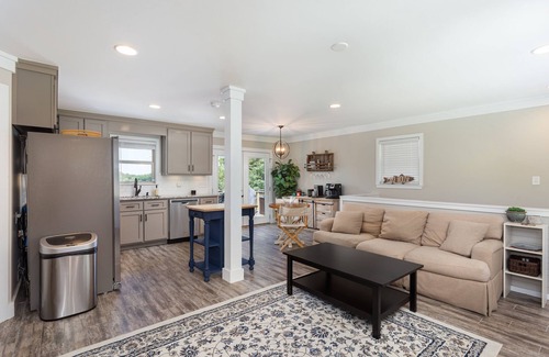 Talladega House | Livin' the Lake Life Rental