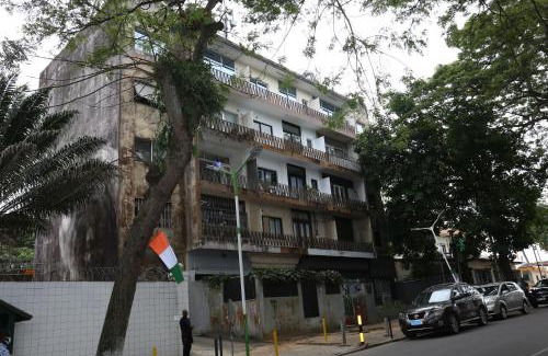 Le Plateau Apartment | Living 1Bed colonial style in business district