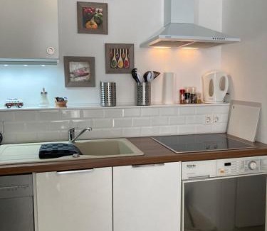 Am Staden Apartment | Living at Saarpartments - AdultsOnly - Business & Holiday Homes with Kitchen for Long- and Short Term stay, 3 min to St Johanner Markt and Points of Interest