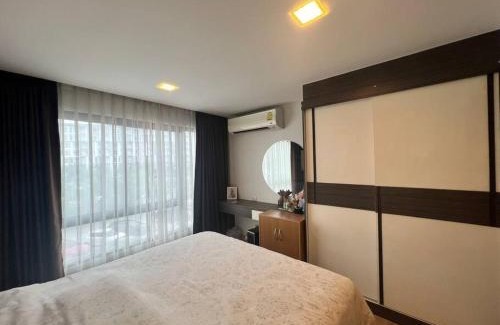 Saen Suk Apartment | Living avenue condo