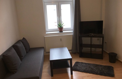 Duisburg Mitte Apartment | Living near the main station and center - 2nd floor right
