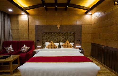 Chail Resort | LivingStone Mountain Retreat Chail Executive Room