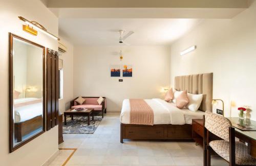 DLF Phase 1 House | Livistay - A luxury Homestay