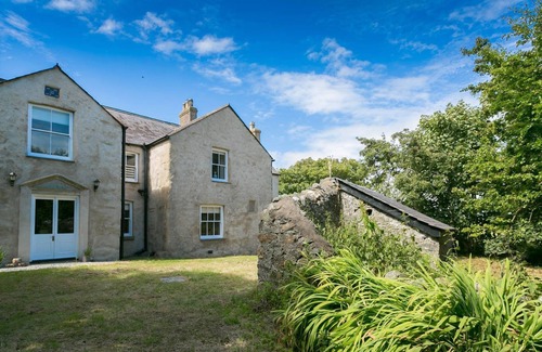 Ty Croes Cottage | Llangwyfan Isaf - a coastal that sleeps 8 guests in 5 bedrooms