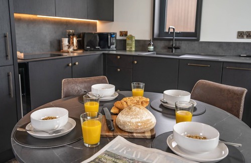 Llangefni Cottage | Lligwy Lodge - sleeps 4 guests in 1 bedroom