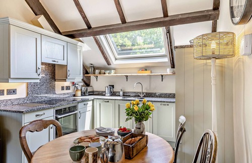 Garn Fadryn Apartment | Llofft Llyn - Two Bedroom Apartment, Sleeps 4