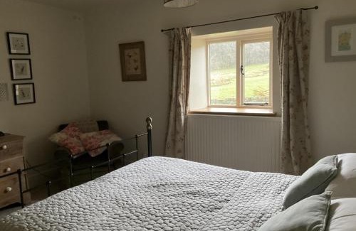 Hollow Meadows Bed & Breakfast | Loadbrook Cottages
