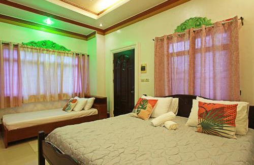 Loboc House | LobocAirbnb Travellers Inn