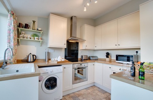 Woodhorn House | Lobster Pot Cottage - One Bedroom House, Sleeps 2