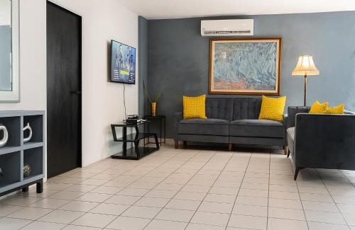 Gobernador Pinero Apartment | Local Nest in San Juan