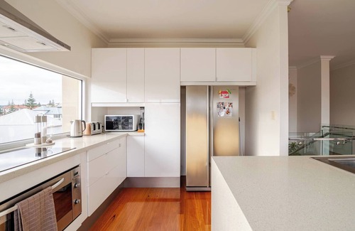 Mindarie House | Located in the Mindarie Marina a Luxury House in a Perfect Location