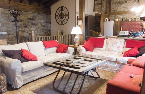 Lierganes Cottage | Located in the mountains, in Lierganes and close to the beach. Pets are allowed.