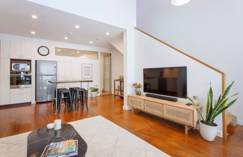 Fremantle Apartment | Located in the Old Tannery just minutes walk to Central Fremantle's vibrant City Centre. What you will enjoy: * Peaceful location yet central to markets * Free secure parking for 1 car undercover * Climate controlled air conditioning *