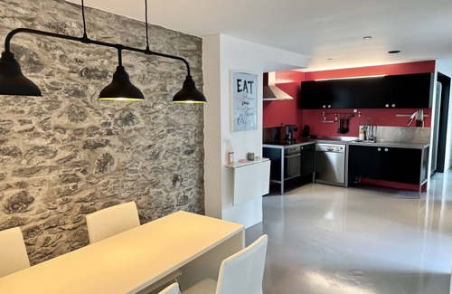 Porto da Cruz House | Located on the Seafront, in Porto da Cruz, Ideal for a Relaxing Holiday 🏄