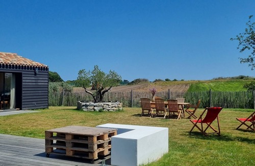 Noirmoutier-en-l'Ile Villa | Location de Vacances D'une Belle Maison Très Confortable Terrasse + Jardin