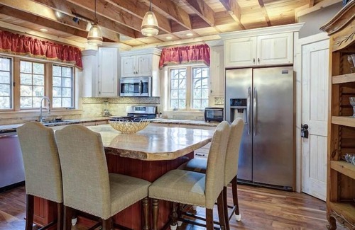 Blowing Rock House | Location, Location, Location - Charming 3 bedroom home 3 Blocks From Main St