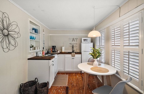 Mount Dora House | Location! Location! Location! In the middle of Downtown Mt Dora!