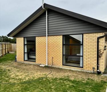 Rolleston Apartment | Location ,location sunny house in rolleston