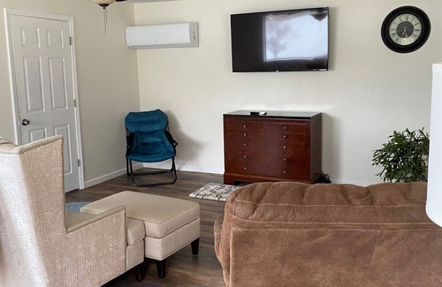 Poplar Bluff House | Loch Loma Lake House