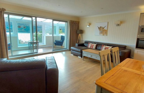 Kinloch Rannoch Apartment | Loch Rannoch Highland Club Pine Marten Lodge 02