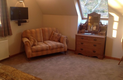 Strathpeffer Bed & Breakfast | Lochview Guesthouse