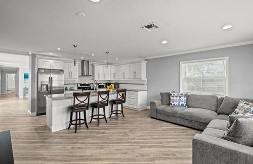 Gulf Gate Estates House | Lock in Sunshine and Savings Before It’s Too Late