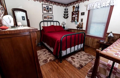 Ararat Cabin | Lodge ∙ 1 bedroom ∙ 3 guests