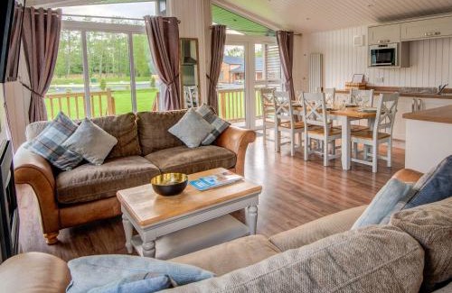 Errol House | Lodge 11 - The Lawns