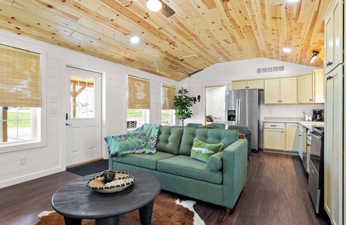 Williamstown Cabin | Lodge 123 at Eden Reserve—Safari Cabin Near Ark