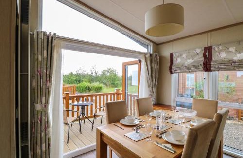 Stowmarket House | Lodge 26, Fishing Lakes