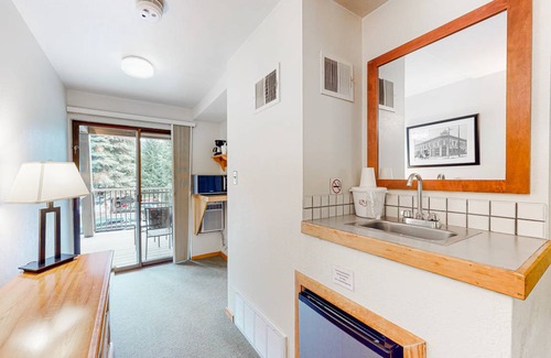 West End Cabin | Lodge ∙ 3 guests