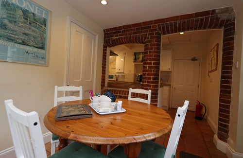 Spixworth Cottage | Lodge Cottage - stunning garden, woodland walks near Norwich City & the Broads