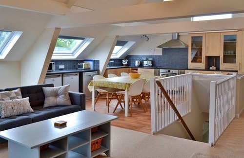 Liverton Cottage | Lodge in Bovey Tracey with Pool & Countryside