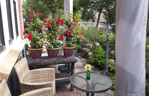 Zuideinde Apartment | Lodge in Giethoorn with breakfast