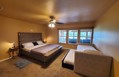 Weston Cabin | Lodge No 1 Scenic Lake View with Kayak & Fishing