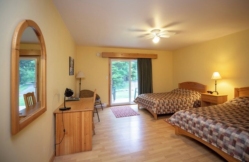 Annapolis Subdivision D Cabin | Lodge room at Mersey River Chalets