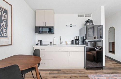 Greenway Plaza-Upper Kirby Apartment | Lodgeur | Cozy studio near park | Upper Kirby